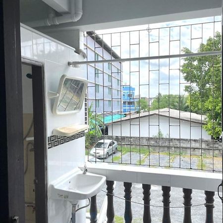Ze Residence Ram Intra Bangkok Exterior photo